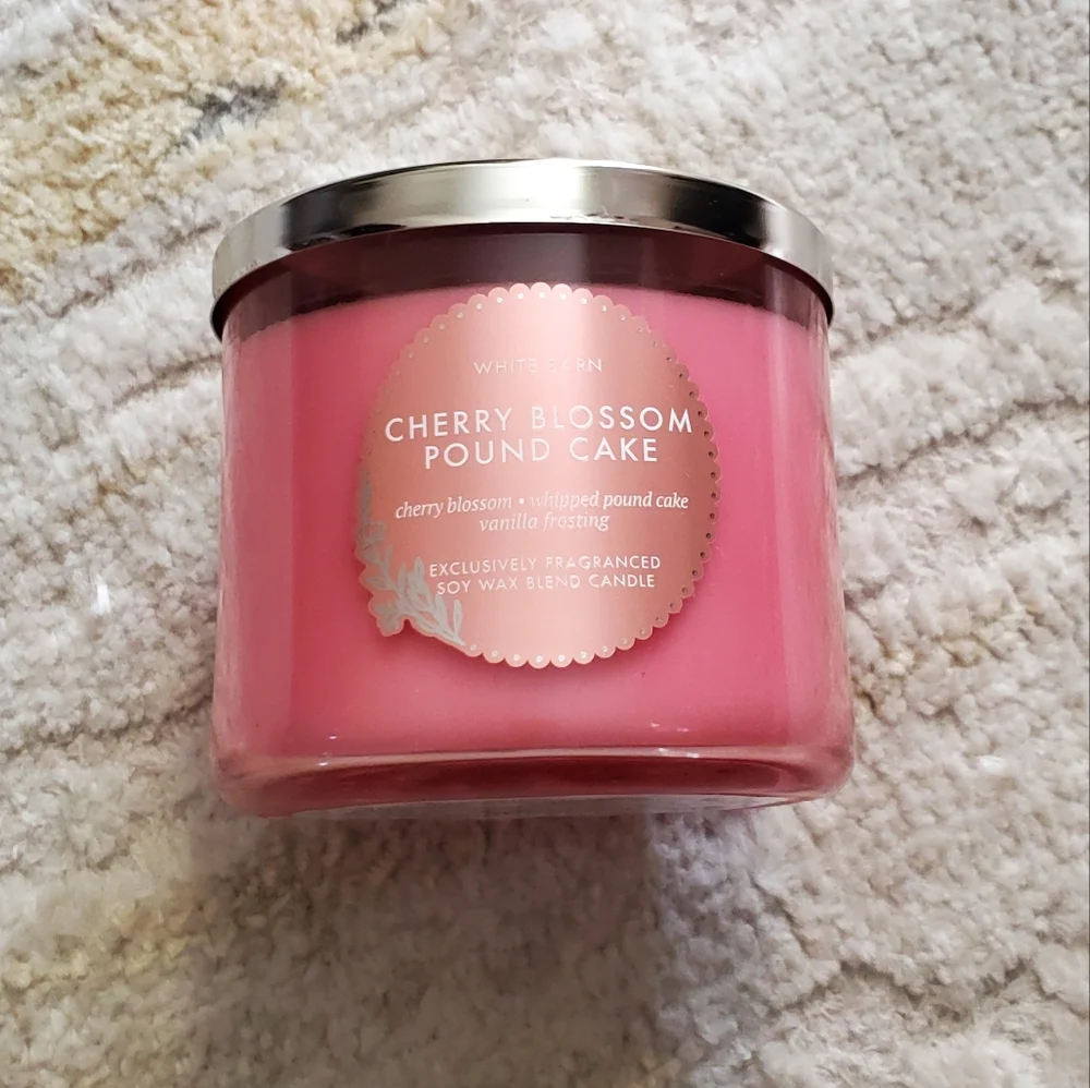 NEW Cherry Blossom Pound Cake Candle - Picture 1 of 6